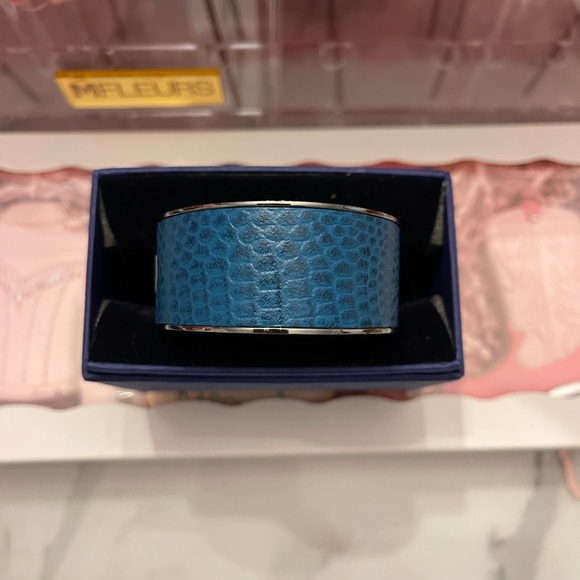 Swarovski blue crystal and leather bangle - Picture 3 of 5